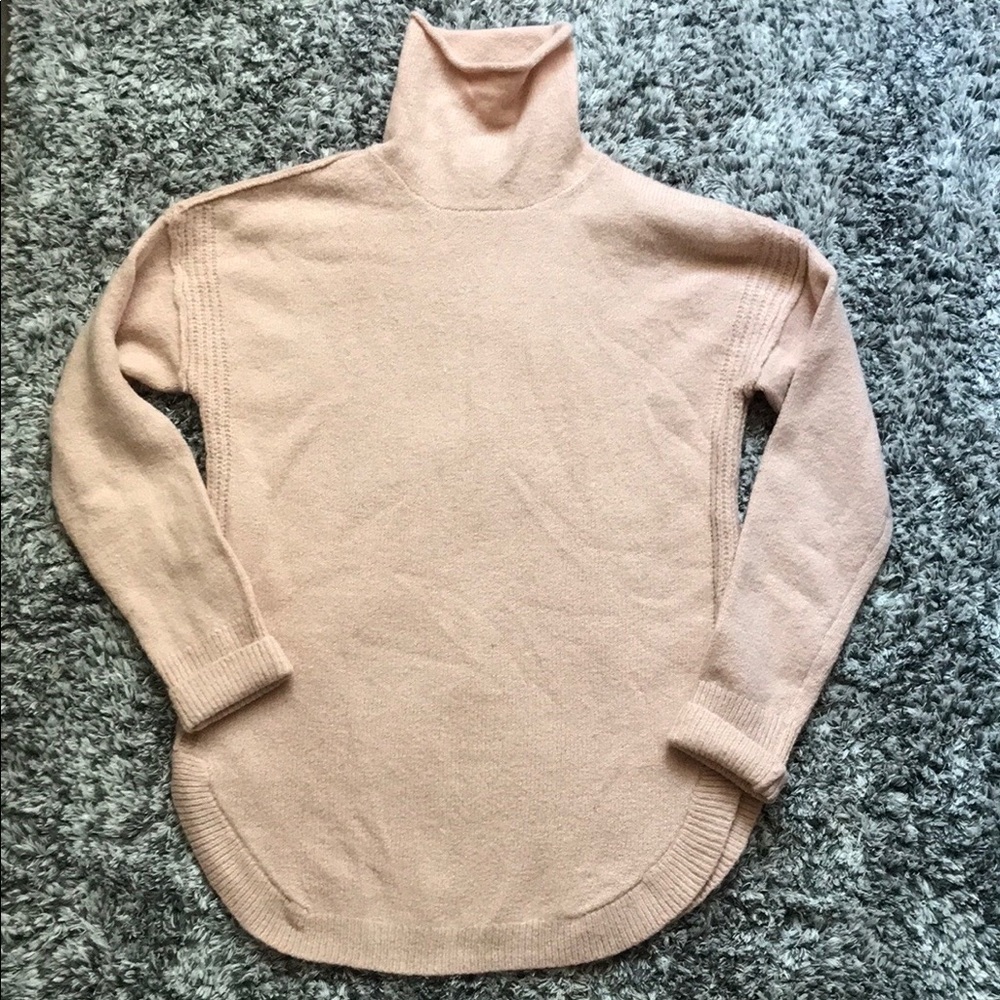 Beautiful  & soft Gap funnel neck sweater S